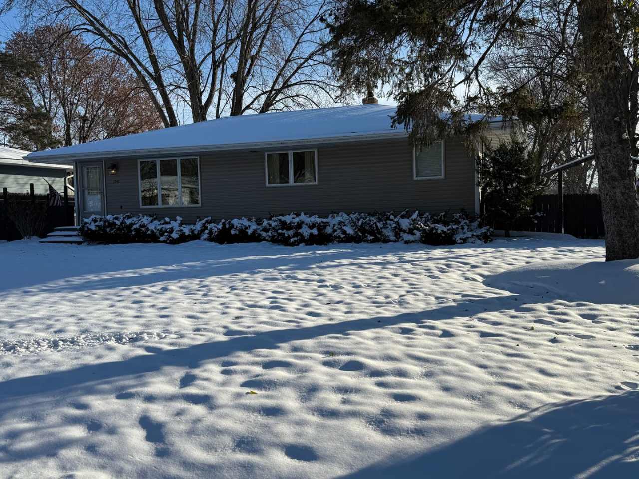 Well Cared for 4 Bedroom Rambler