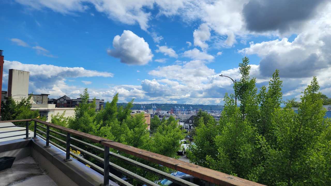 Corner Townhouse in Downtown Tacoma with Amazing View!