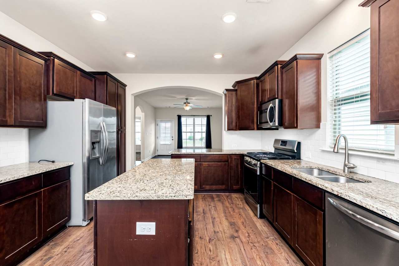 Beautiful 3BR/2BA Home in Pelican Lakes – Minutes from LSU!