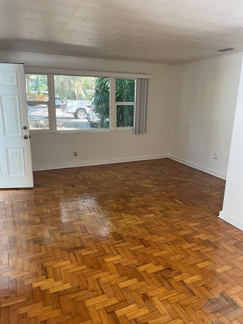 4 bedrooms and 3 baths near UF campus