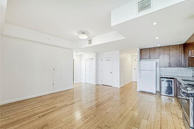 50 Oceana Dr W # U2392RHH