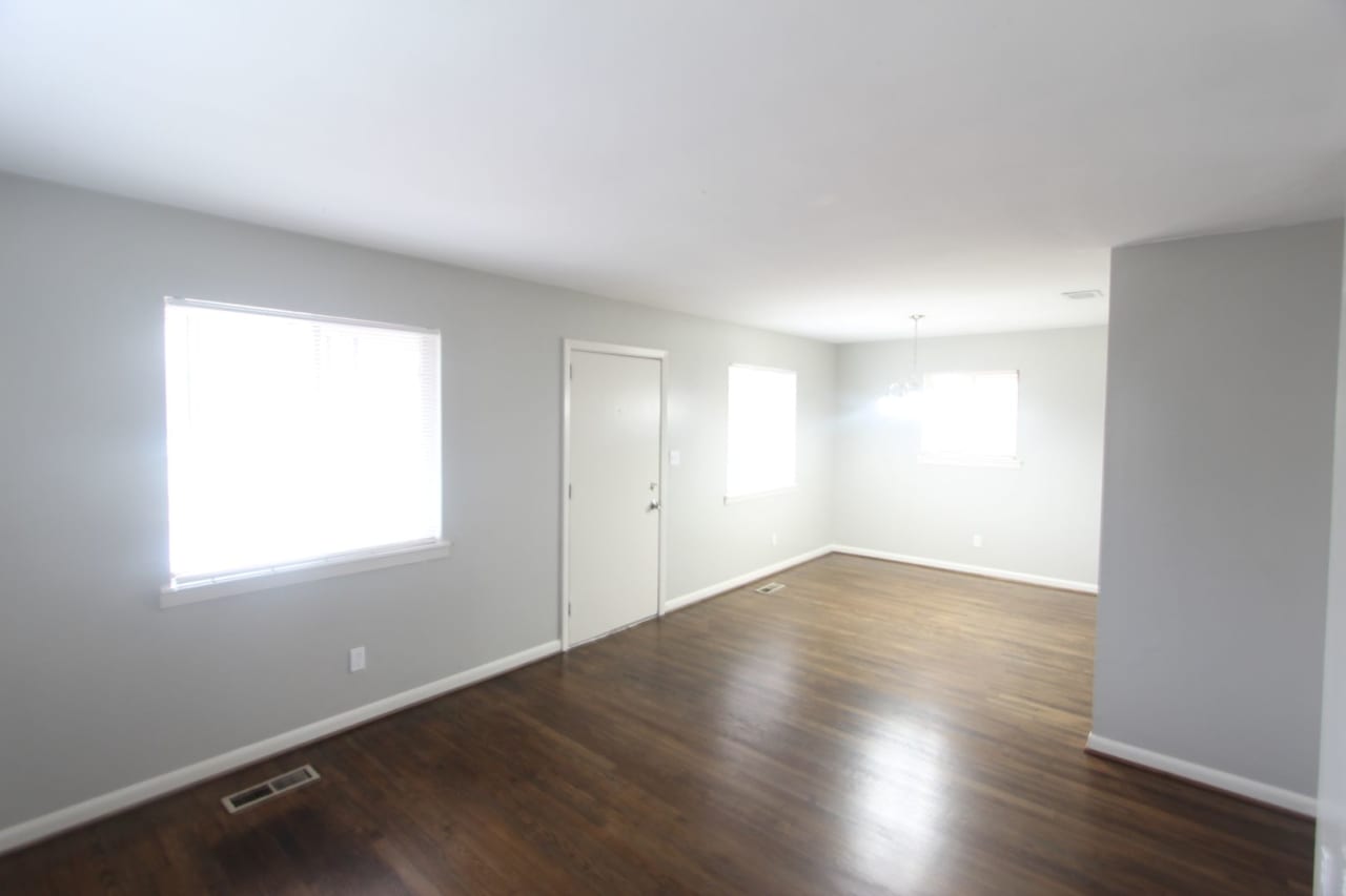 4BR 1BA - Cute and Classic Charmer!!