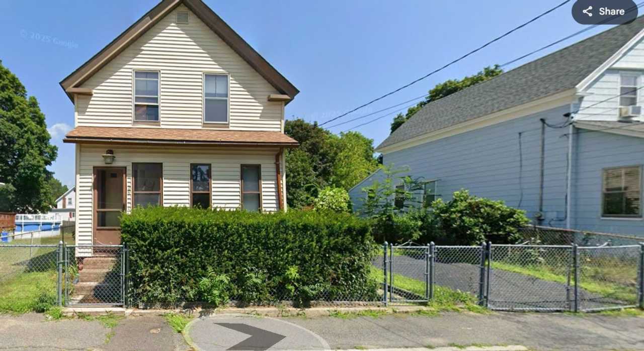 Charming 3BR House in Lowell