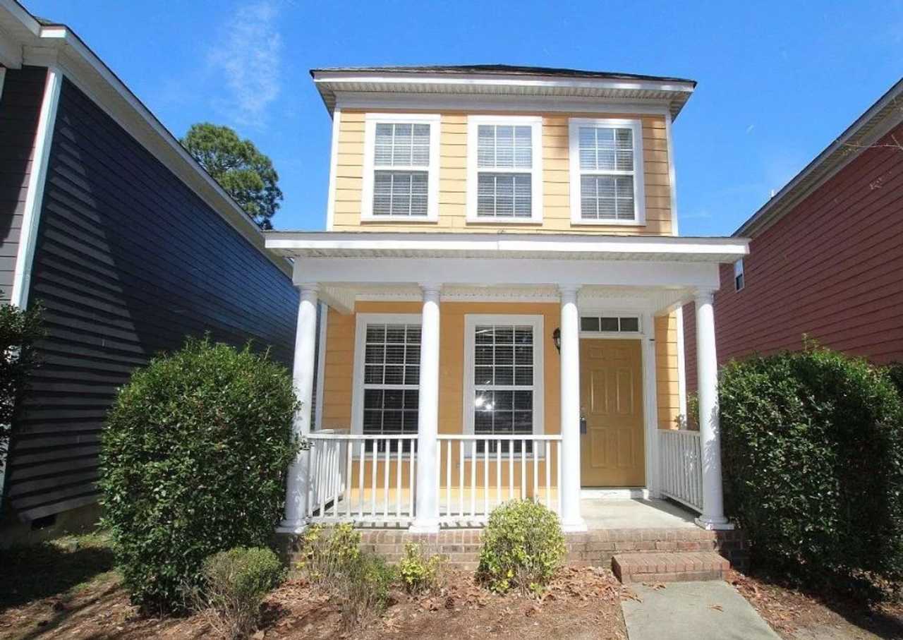 3 Bedroom 2.5 Home in NE Columbia MOVE IN BY 1/31/26 RECEIVE $300 OFF FIRST MONTH'S RENT!!!!!!