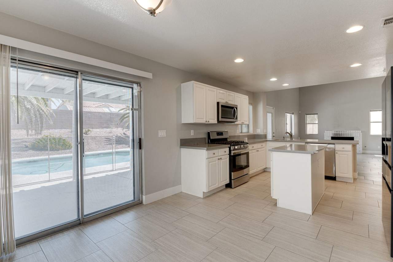 Charming 3-Bedroom Henderson Home with Private Pool  Fireplace!