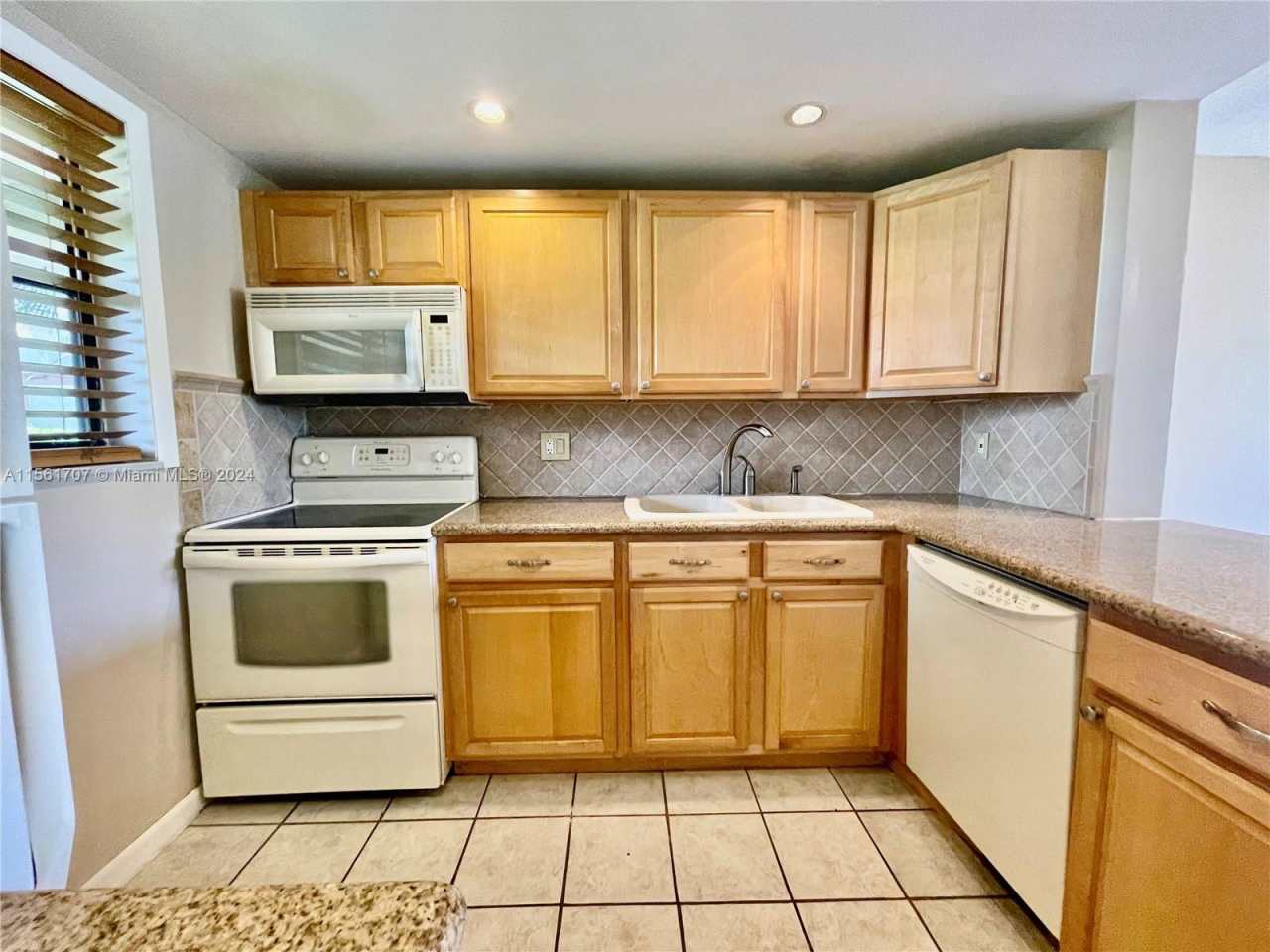 2324 South Cypress Bend Drive