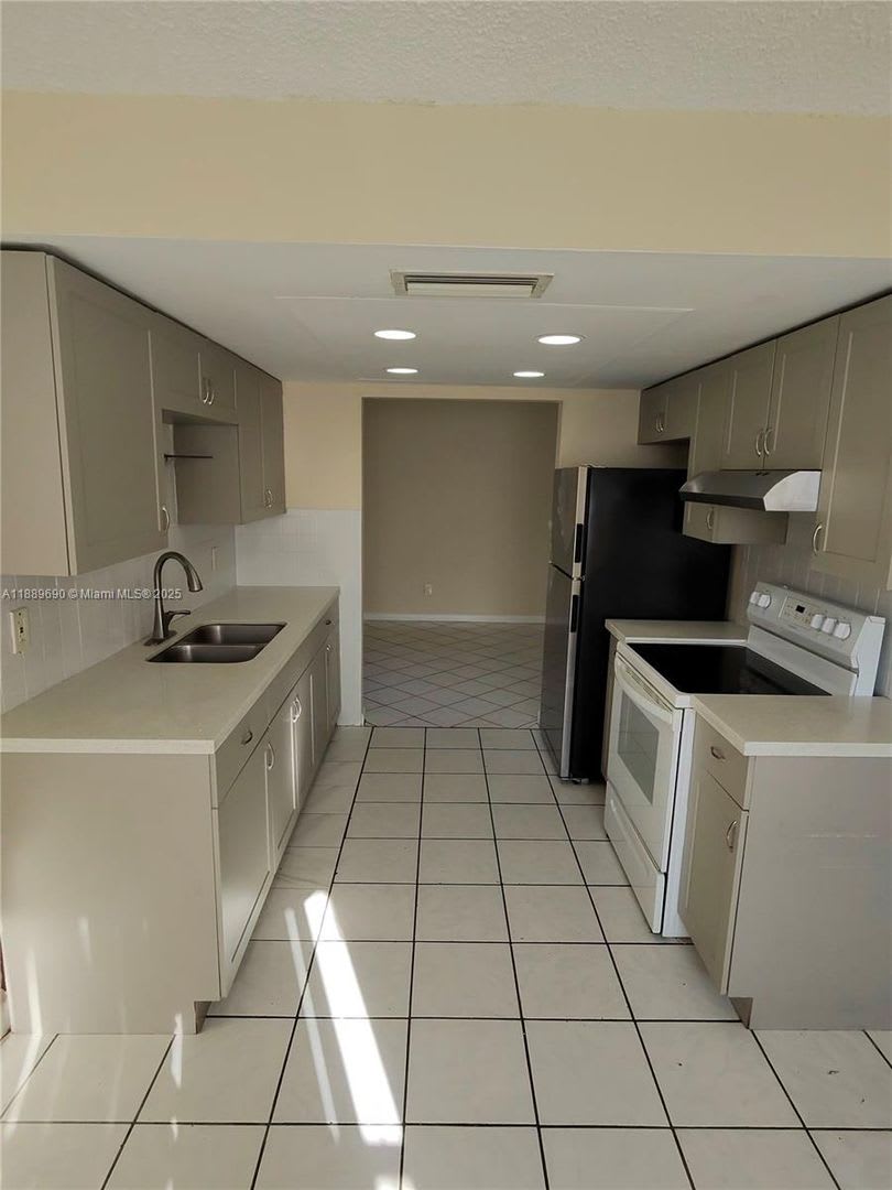 4231 NW 27th Street N/A, Lauderhill, FL 33313