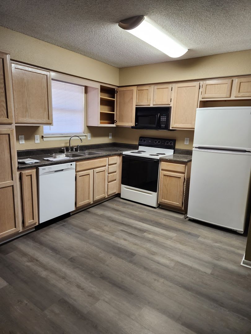 Nice 2 bedroom 2 1/2 bath Town house