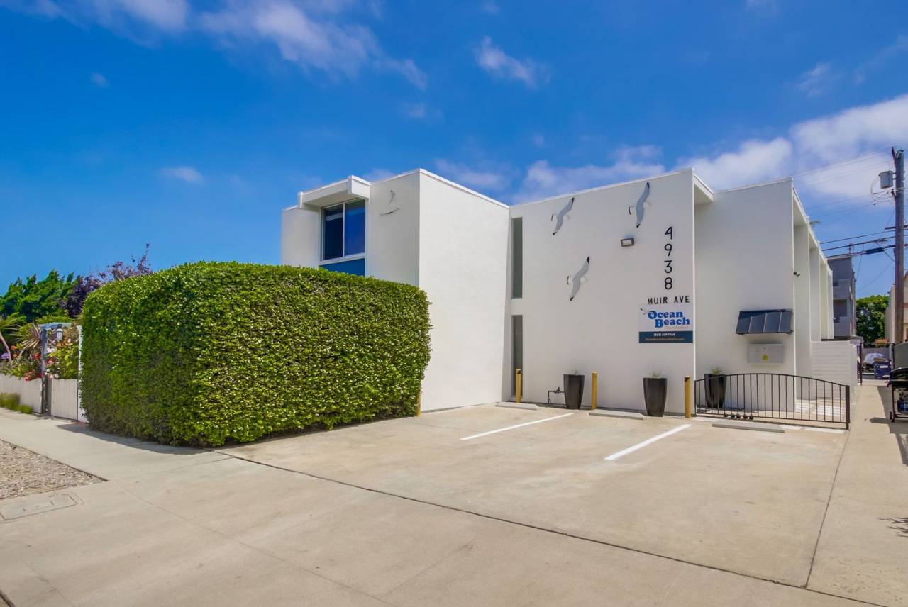 Two bedroom 1.5 bathroom beautifully upgraded with in unit laundry at the beach. Open House July 12