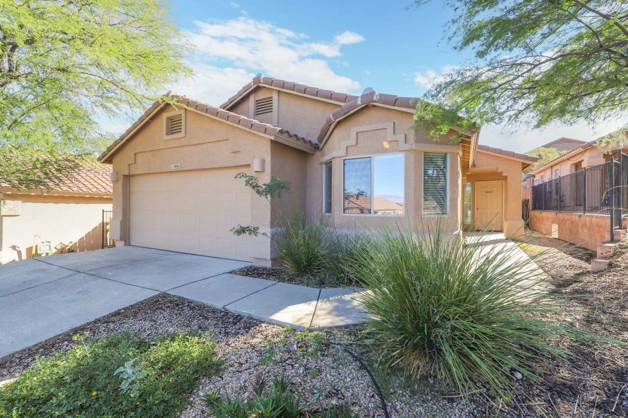 10886 S. Arrowhead Spring Dr