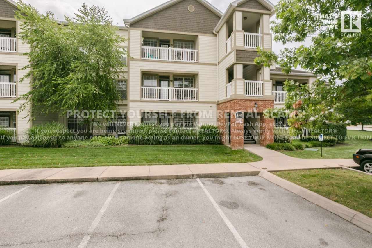 4261 NE Meadowcreek Circle Unit#105, Fayetteville, AR 72703