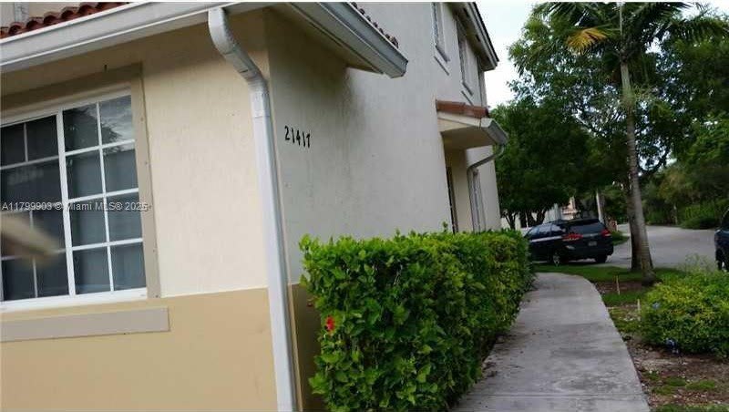 21417 NW 13 CT
