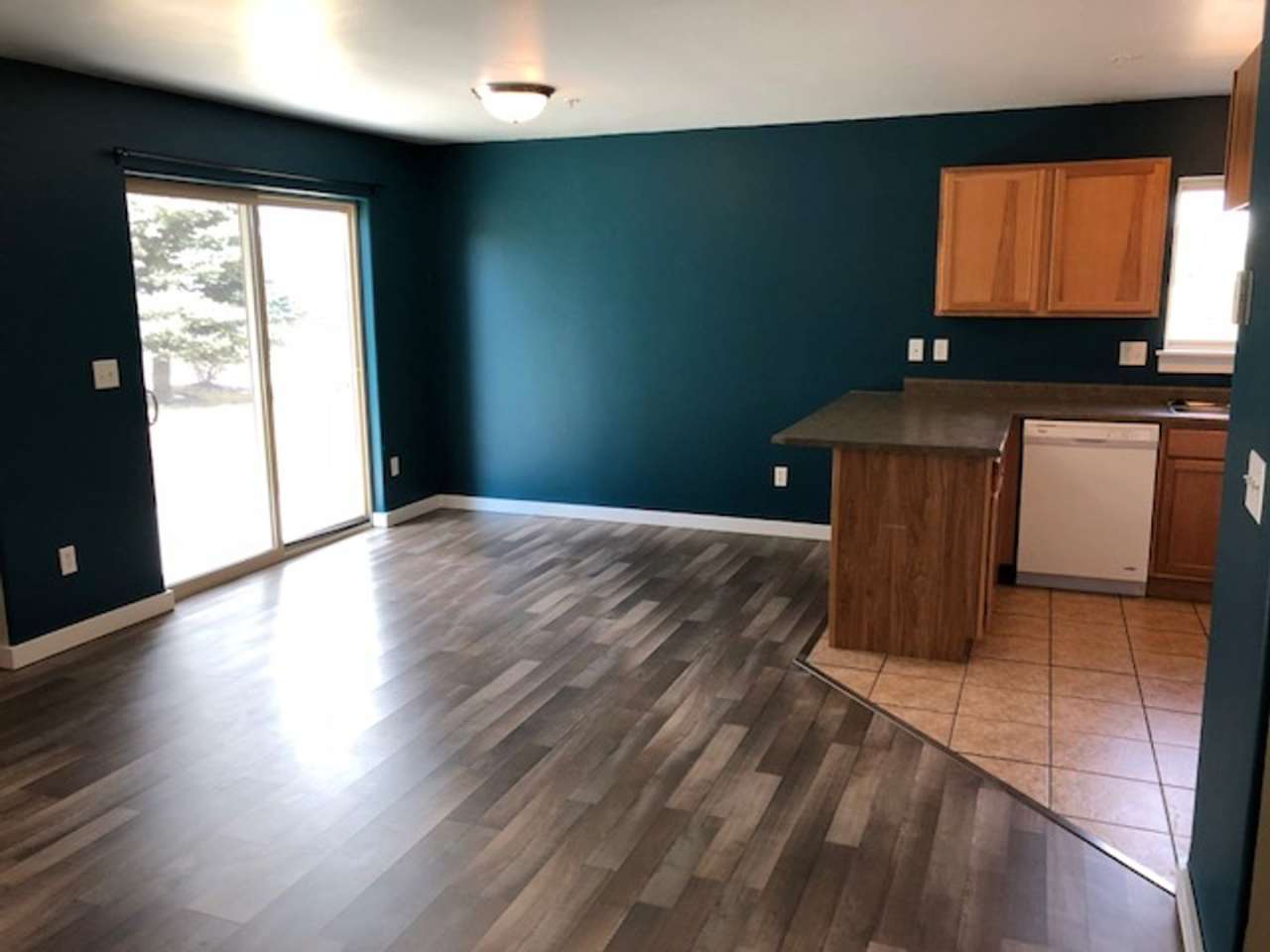 Spacious 3-Bedroom Condo in Belgrade — Prime Location!