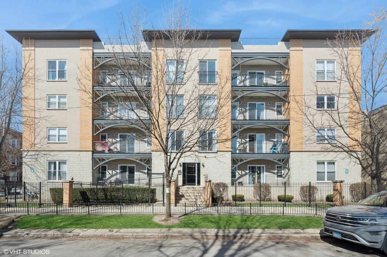 2720 W Cortland Street