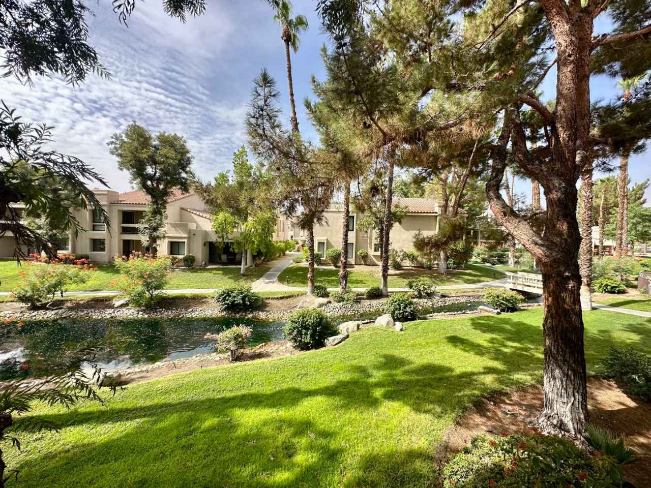 AVAILABLE NOW!! 2 Bedroom 2 Bathroom Upper-Level Cathedral City Condo !