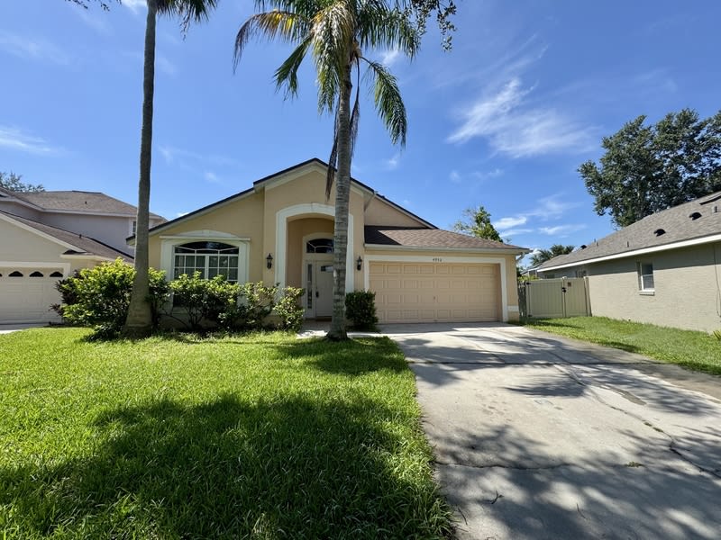 4952 Hook Hollow Circle