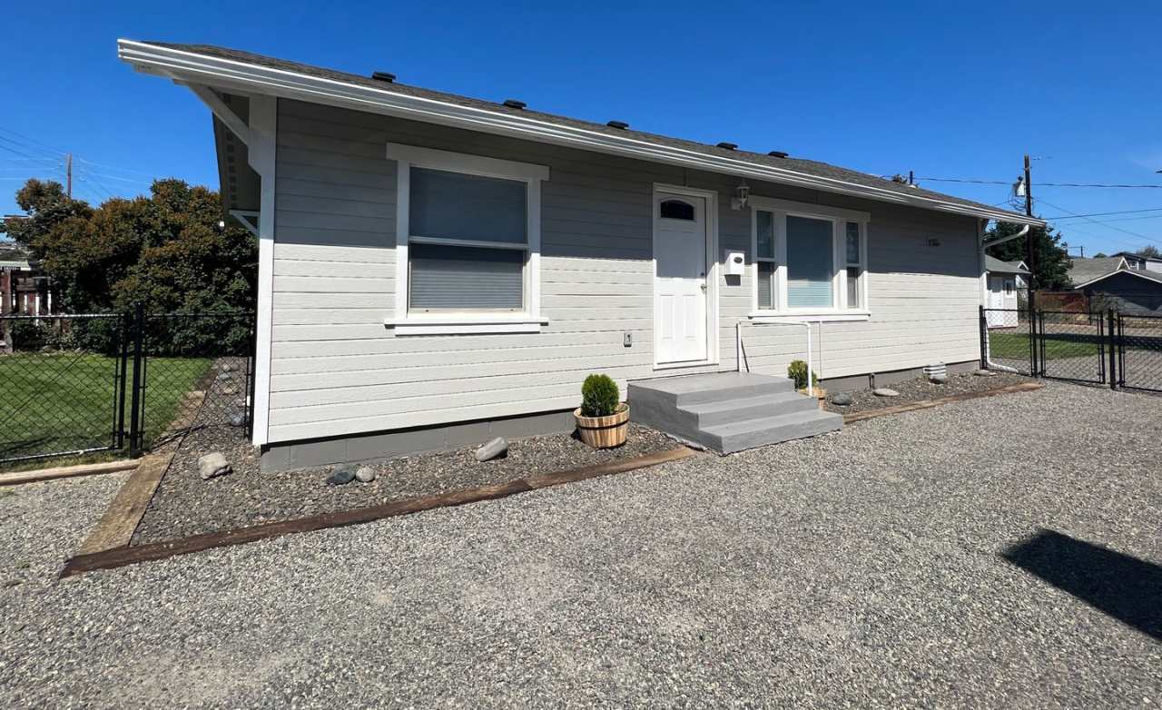 109 E Fremont Avenue - Selah WA