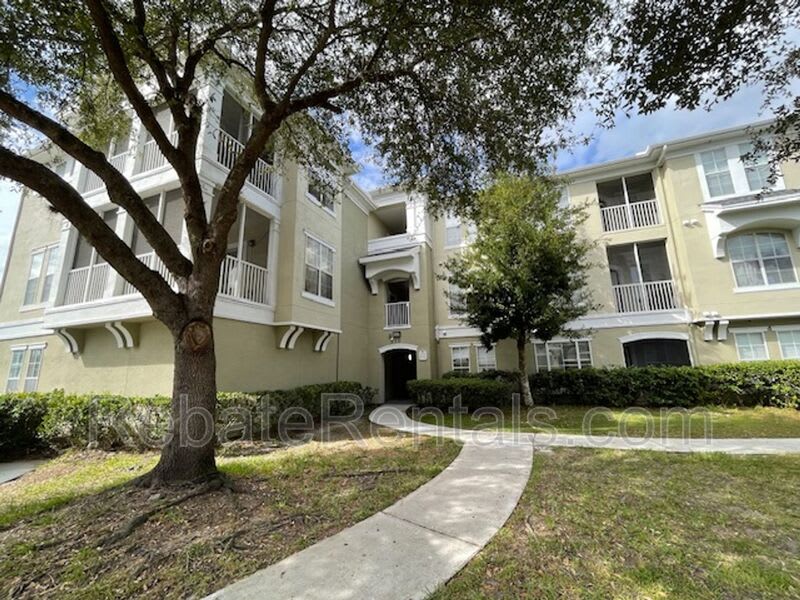 8290 Gate Parkway W 1011-