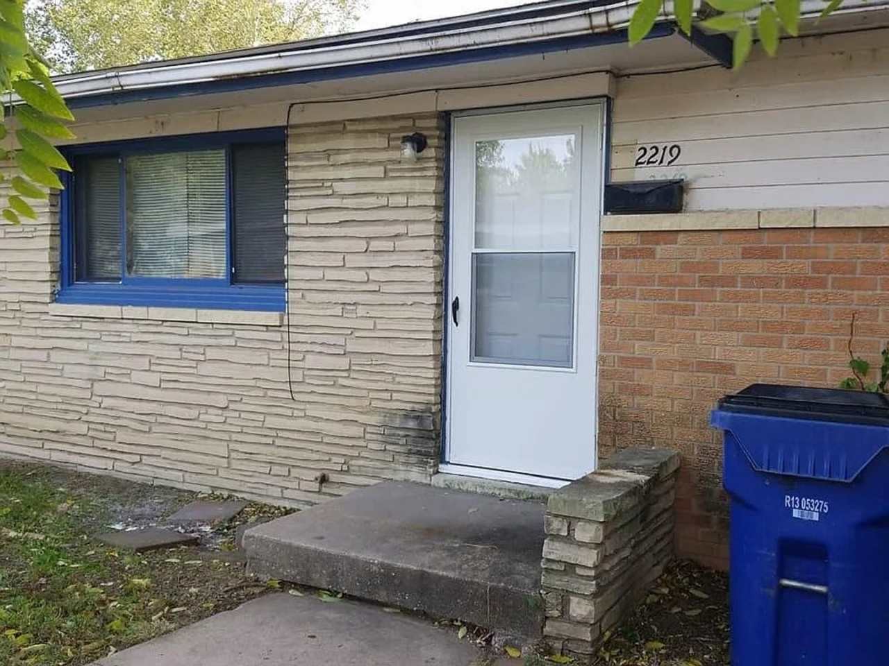 Charming 2-Bedroom 1 Bath Duplex!