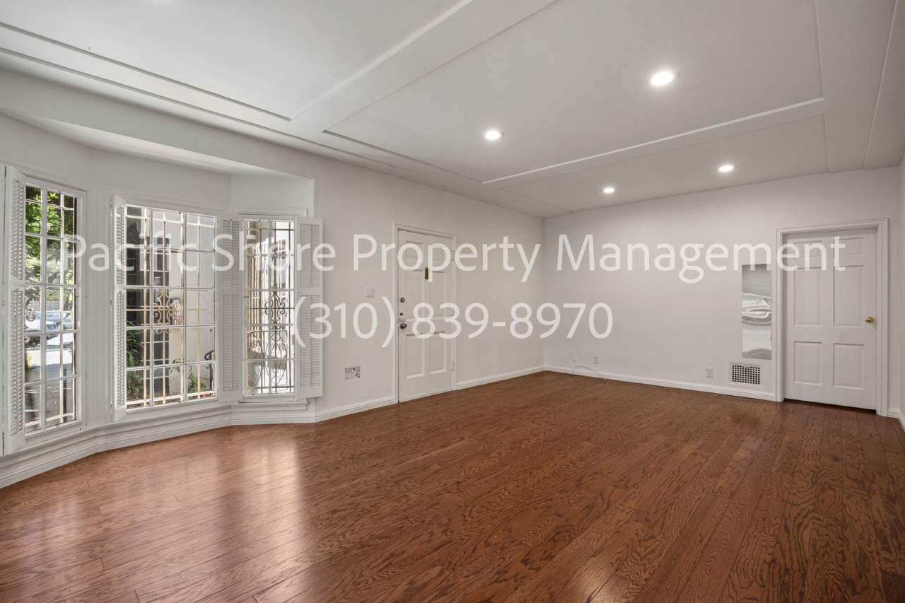 458 Roxbury Apartments