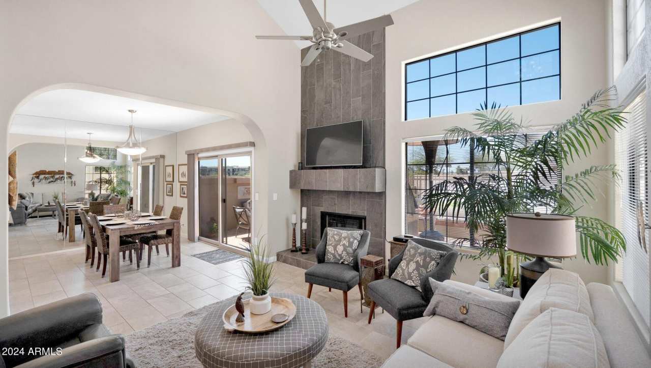 7708 E PEPPER TREE Lane