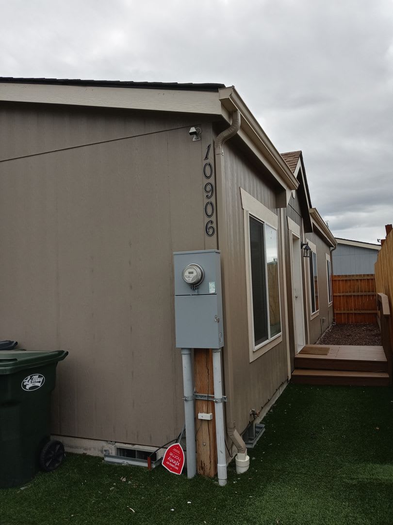 3bd/2 bath Mobile Home Available now!