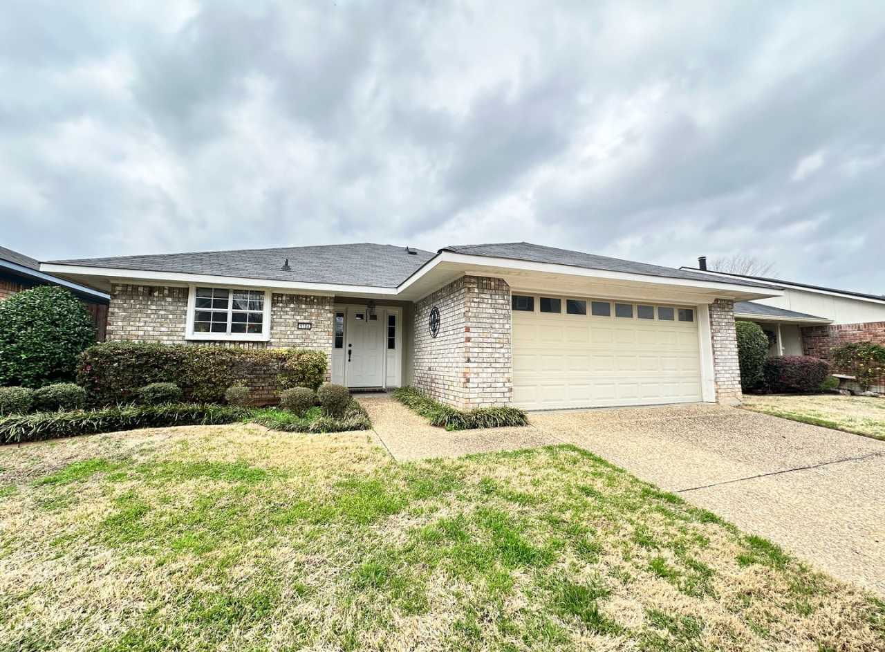 Gated community close to LSUS...Community Pool