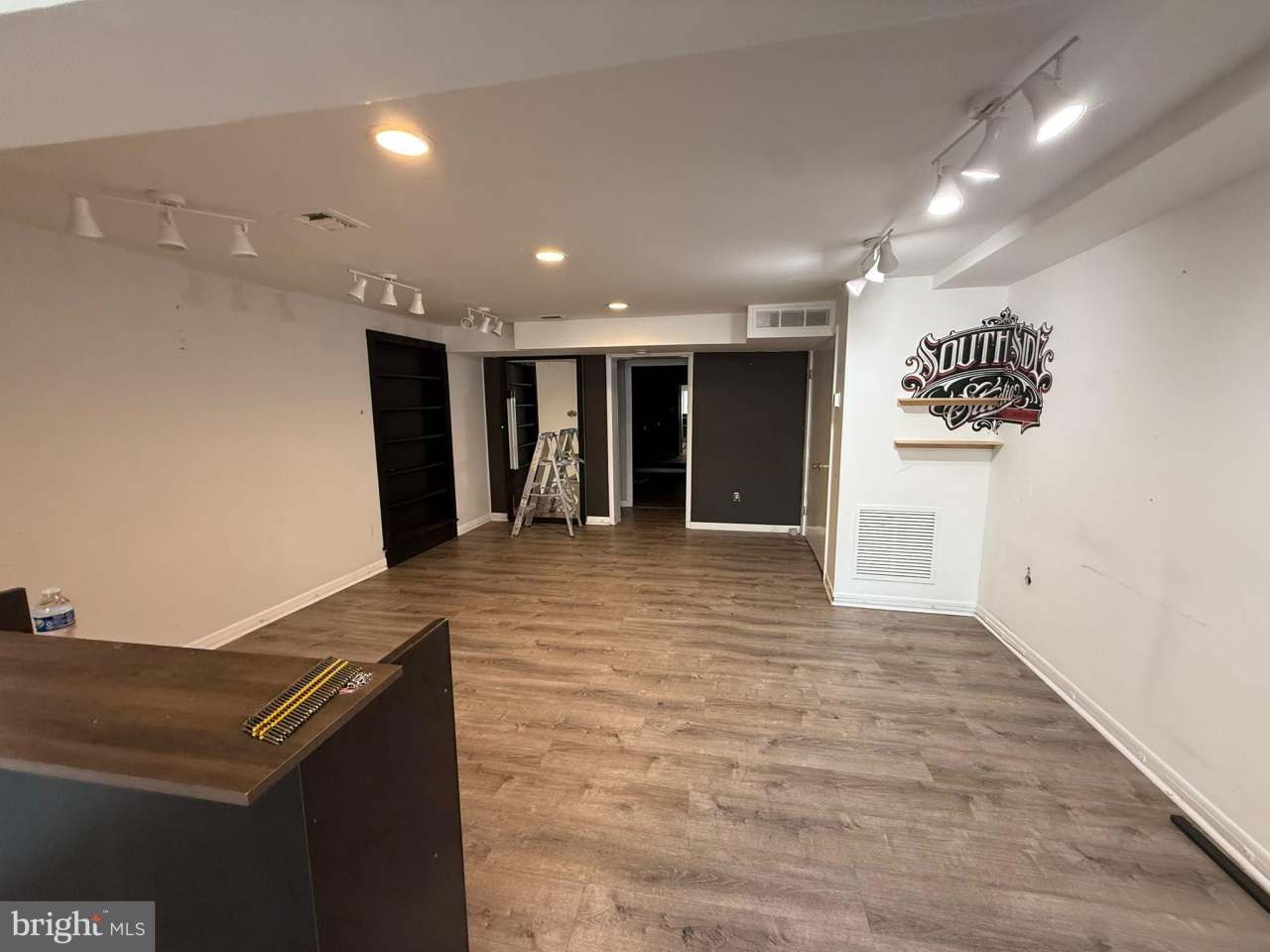 1850 E LINCOLN Highway