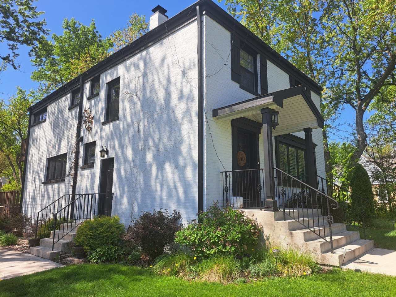 107 E Clarendon Street