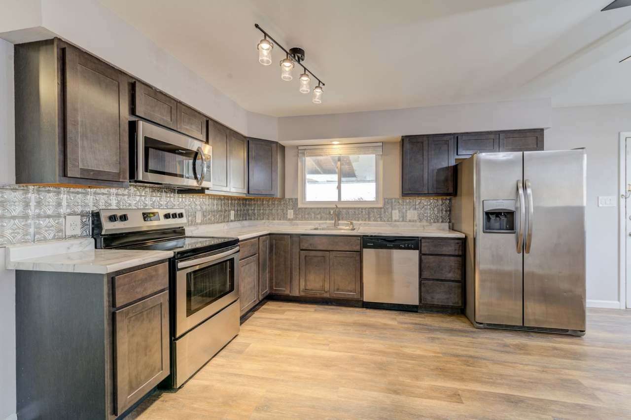 Pet Friendly, Renovated Home in Fox School District