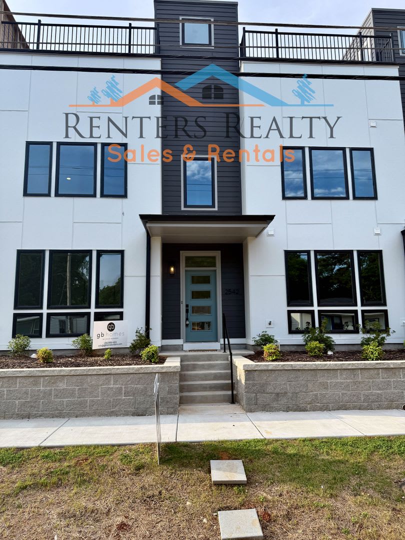 Stunning 3 Bedroom with Rooftop Terrace