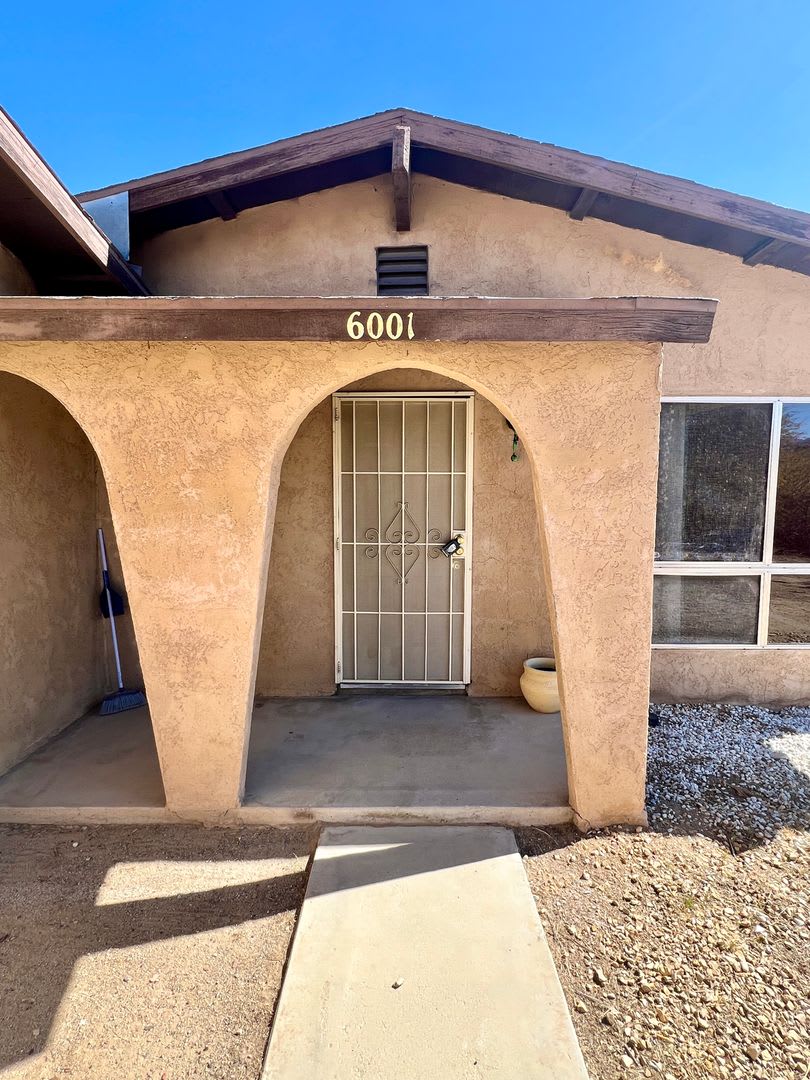 Nice 3 Bedroom 2 Bath with Washer/Dryer