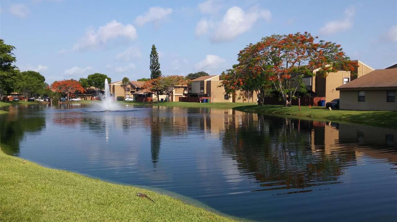 2944 E MISSIONWOOD LN # D-III MIRAMAR, FL 33025