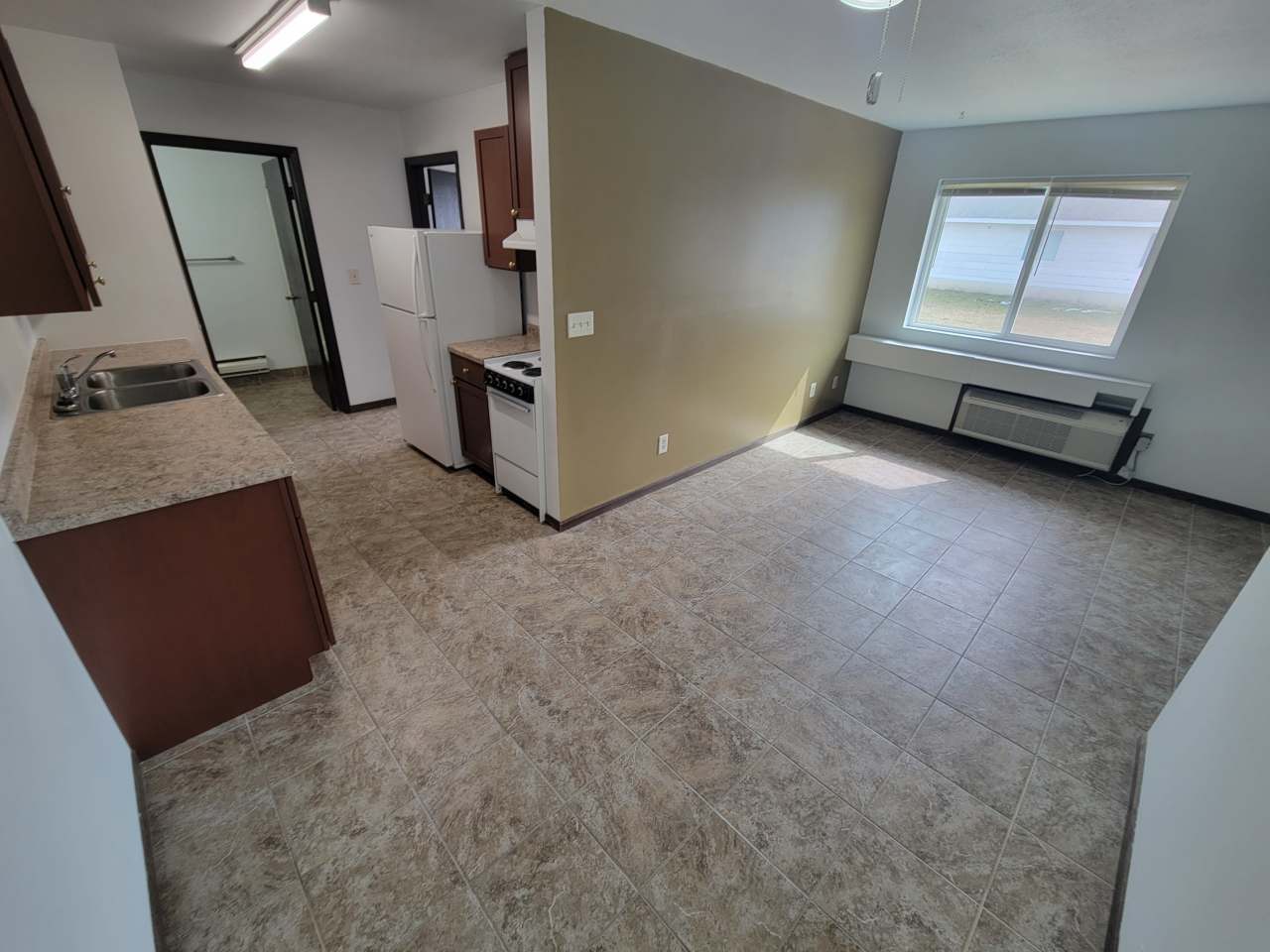 1715 La Cres St