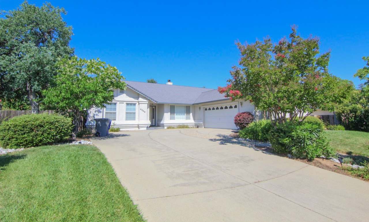 3 Bedroom Home in Country Heights