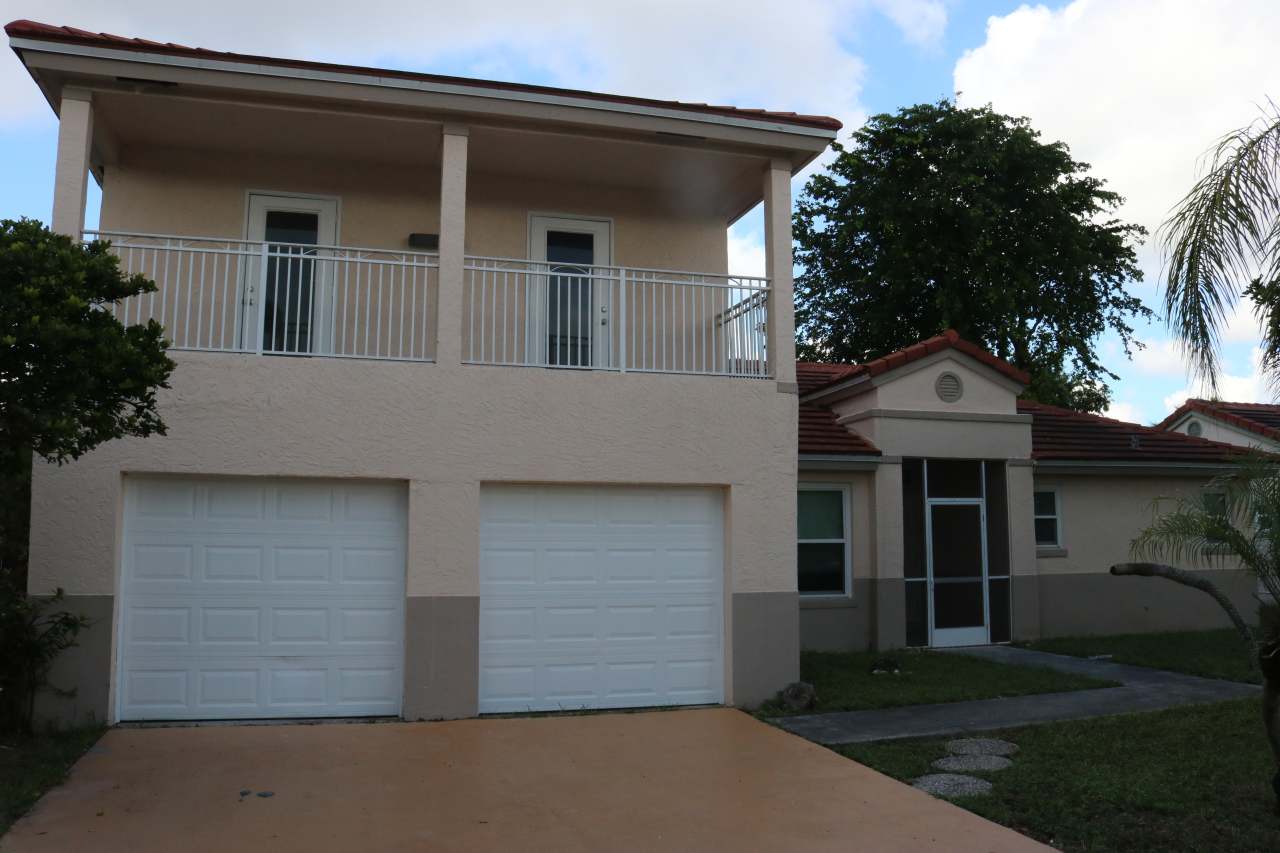 3067 Lillian Ln