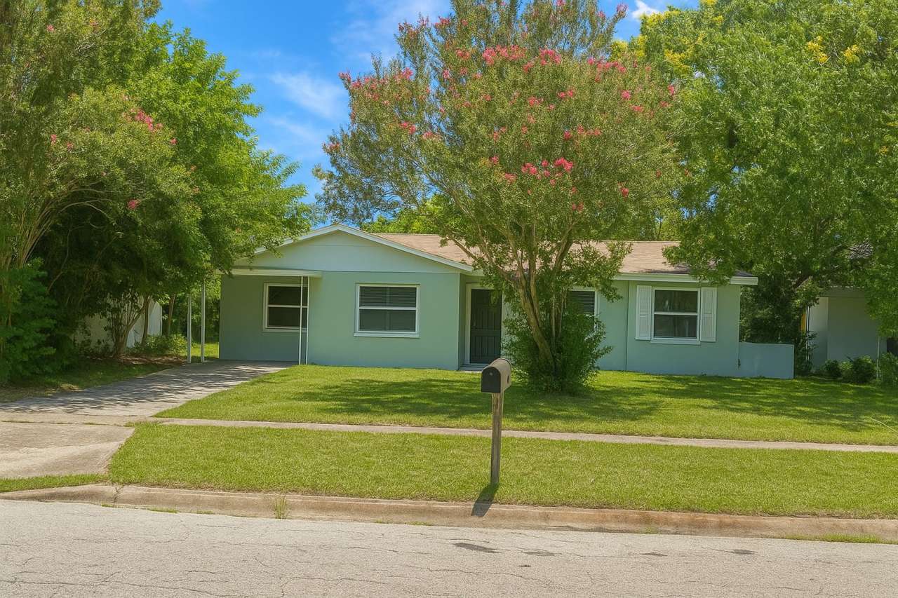 Charming 3 Bedroom Home in the Heart of Orlando!
