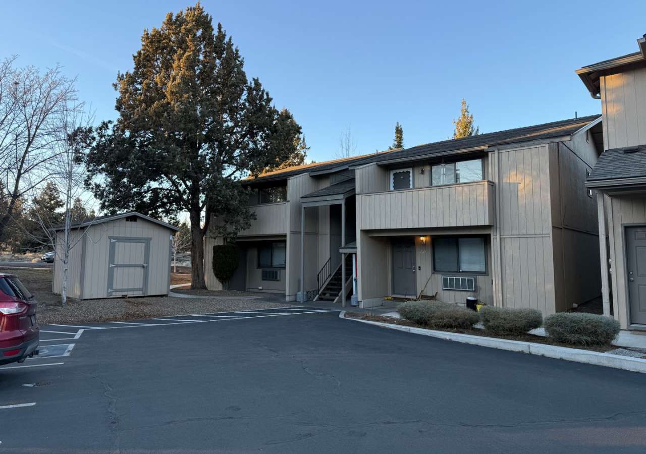 2 Bed/1 Bath Apartment in NE Bend - Wichita Way