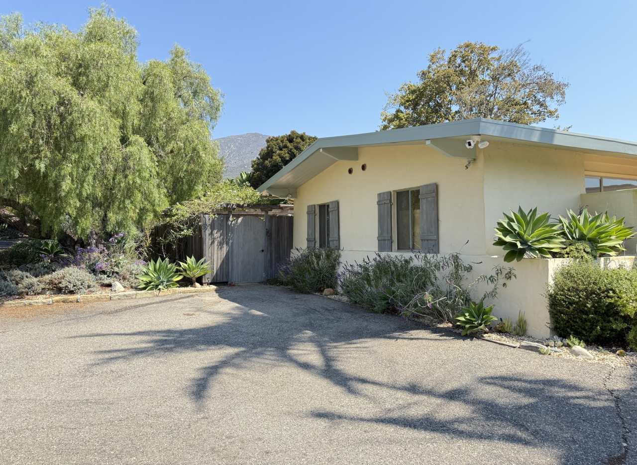 1747 Glen Oaks Drive