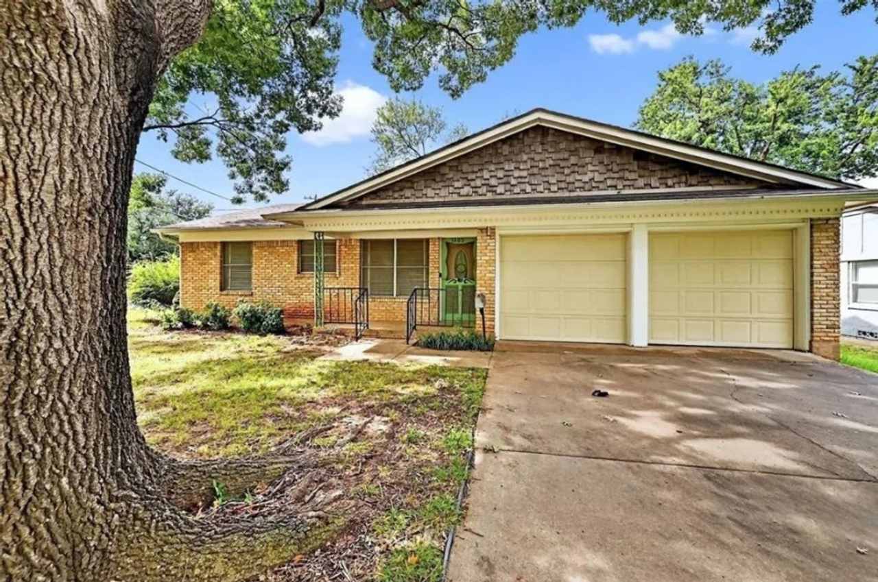 Charming 3BR House in Sherman