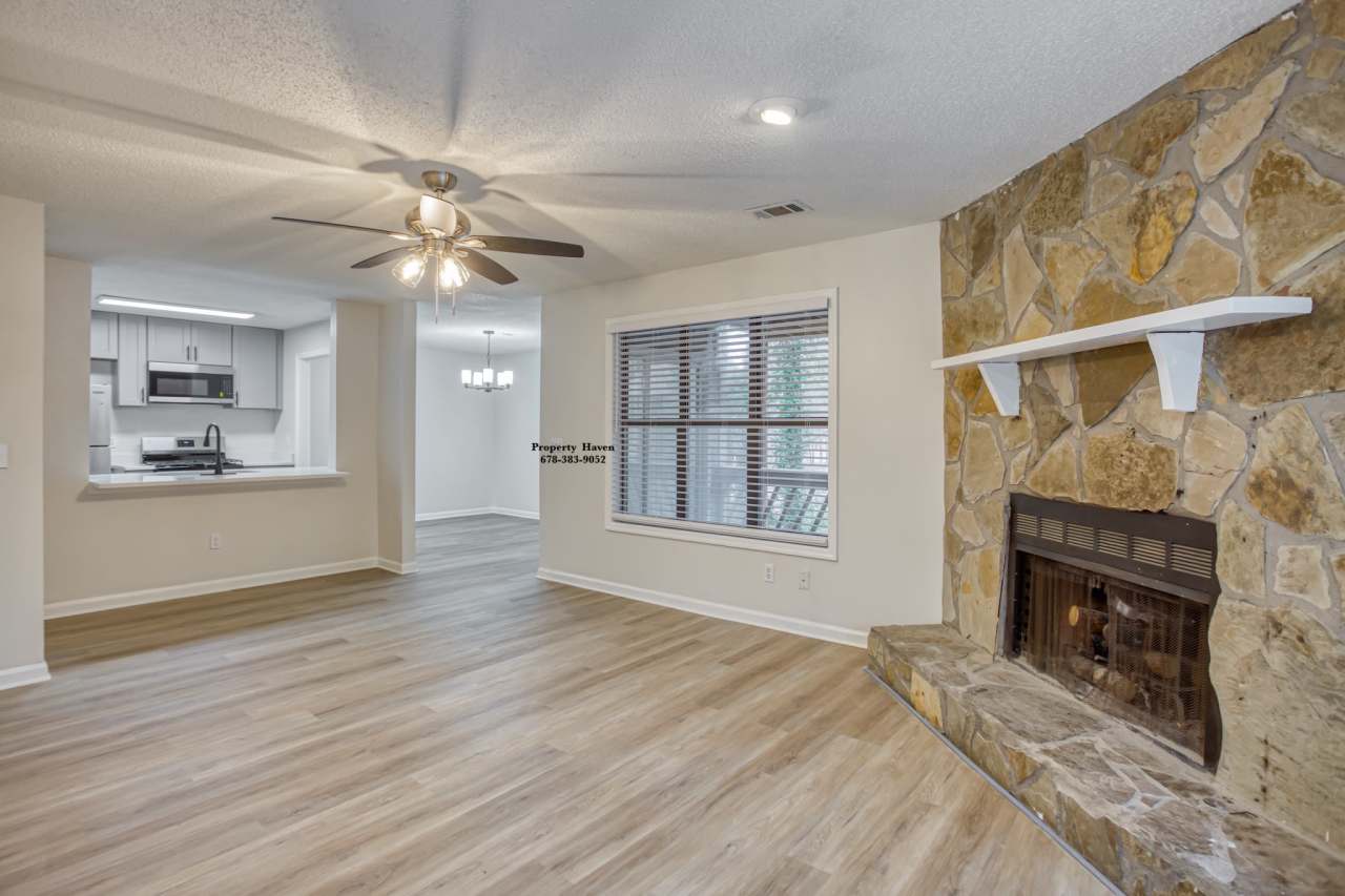 4031 Hawthorne Circle - 2