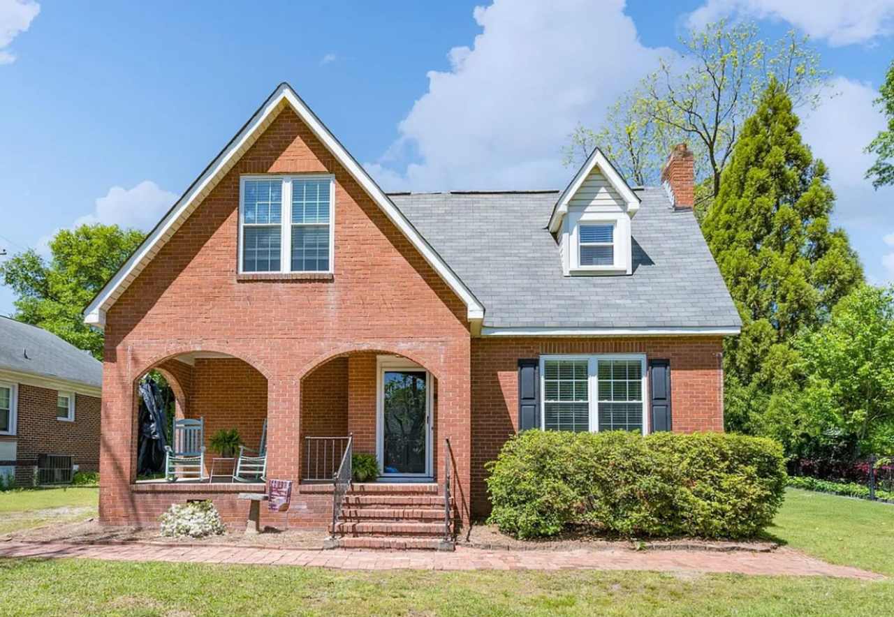 Exclusively Offered By Muse Realty LLC