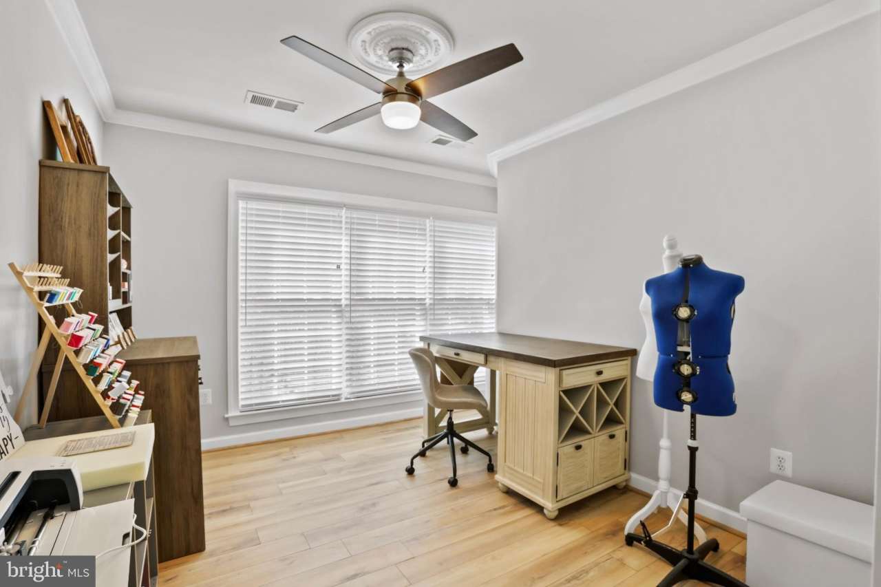 24906 EARLSFORD DRIVE