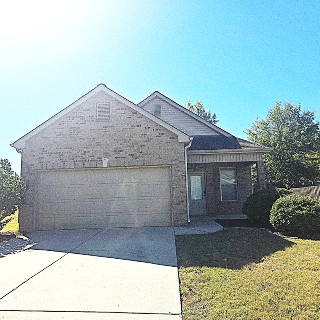 2004 Kensington Court, Calera, Alabama 35040