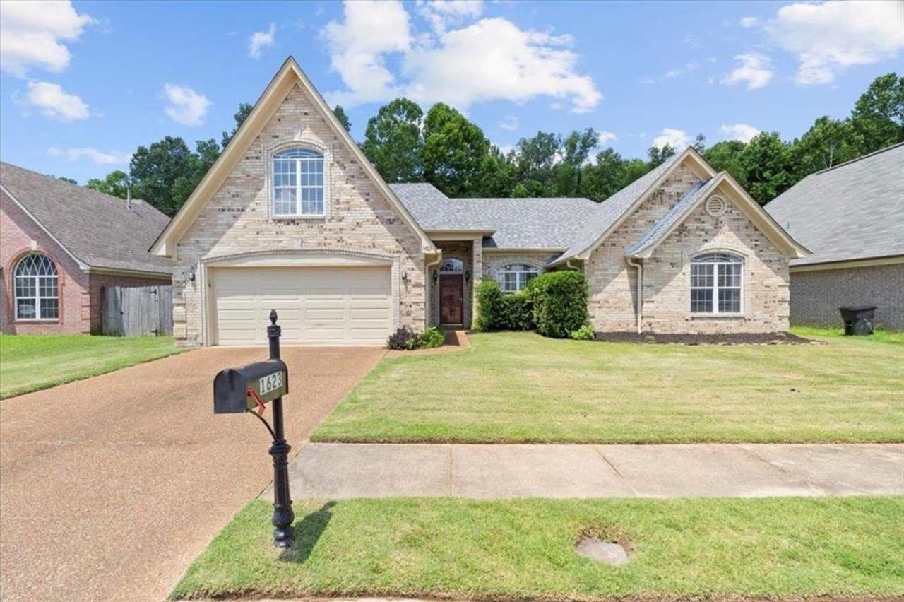 Lee Line Farms Subdivisions, beautiful home ready for you!