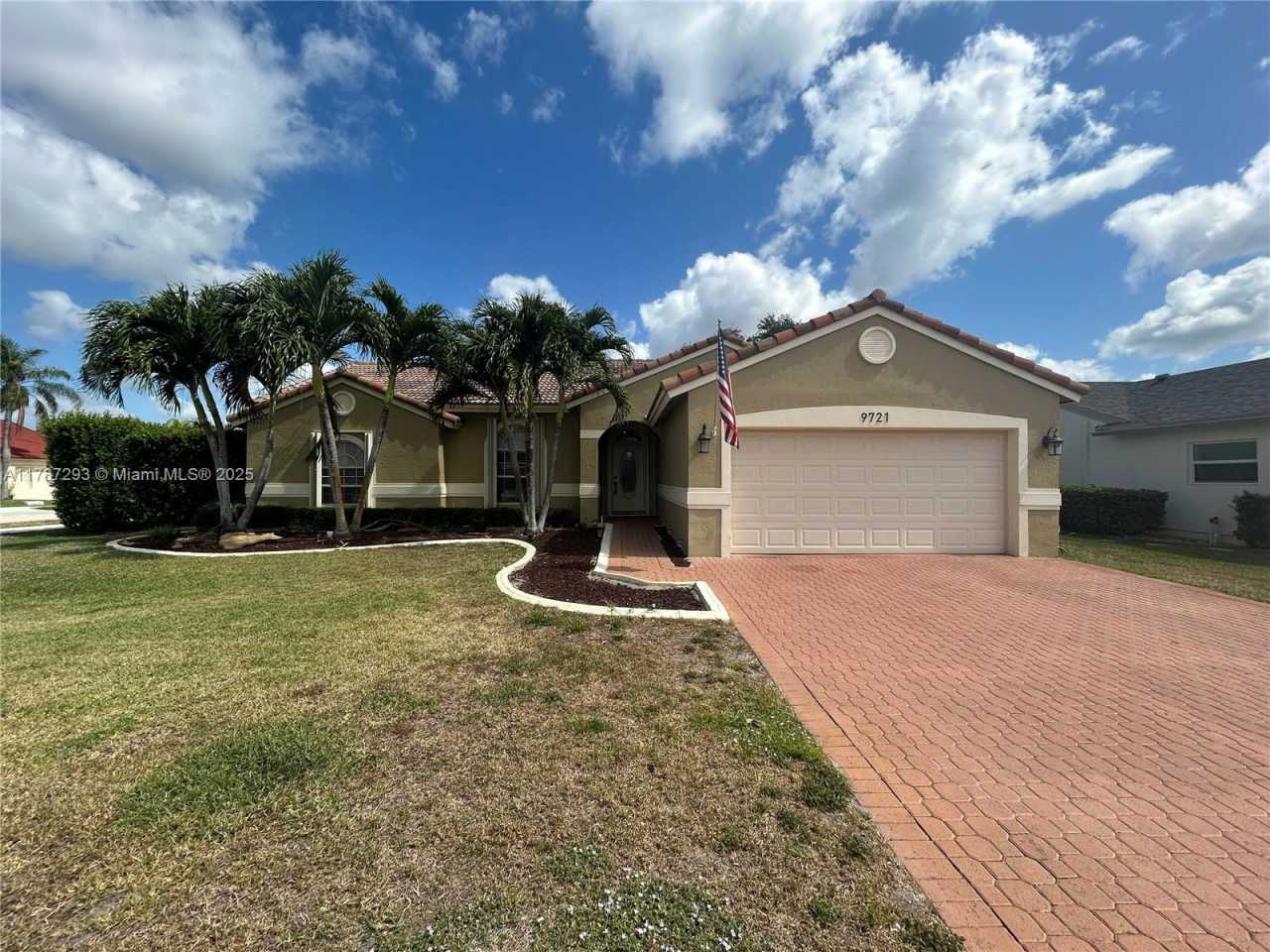 9721 Southwest 15th Drive