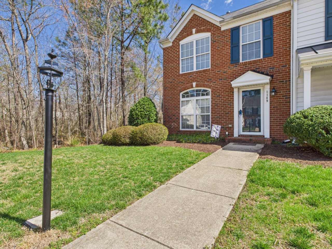 Spacious and Light-Filled Corner Townhouse available April 1st!