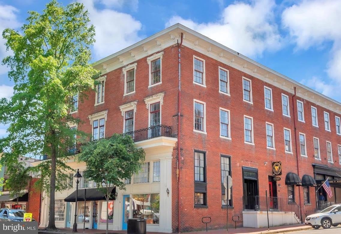 200 HANOVER Street unit: 2C