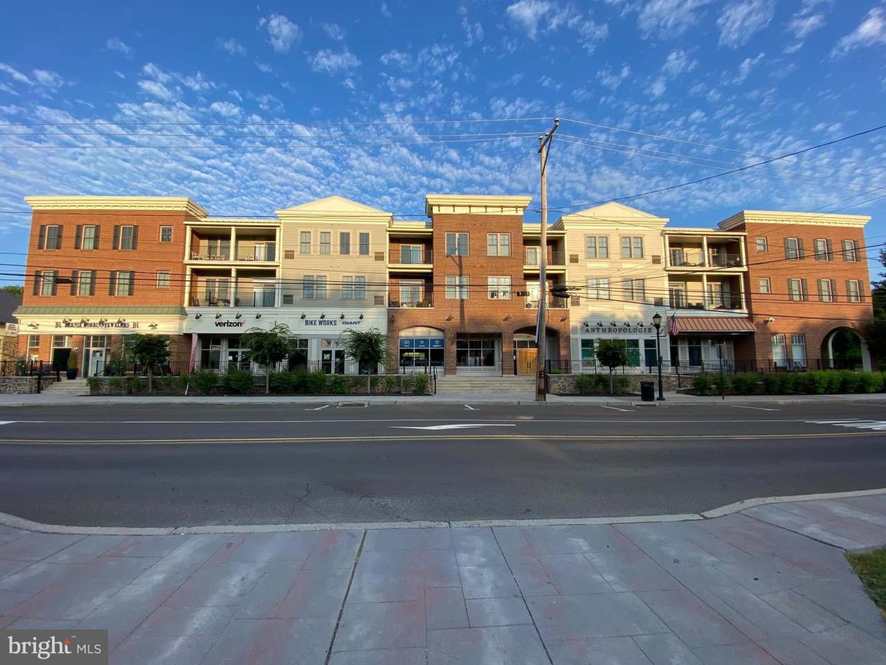 200 N SYCAMORE Street unit: 2I