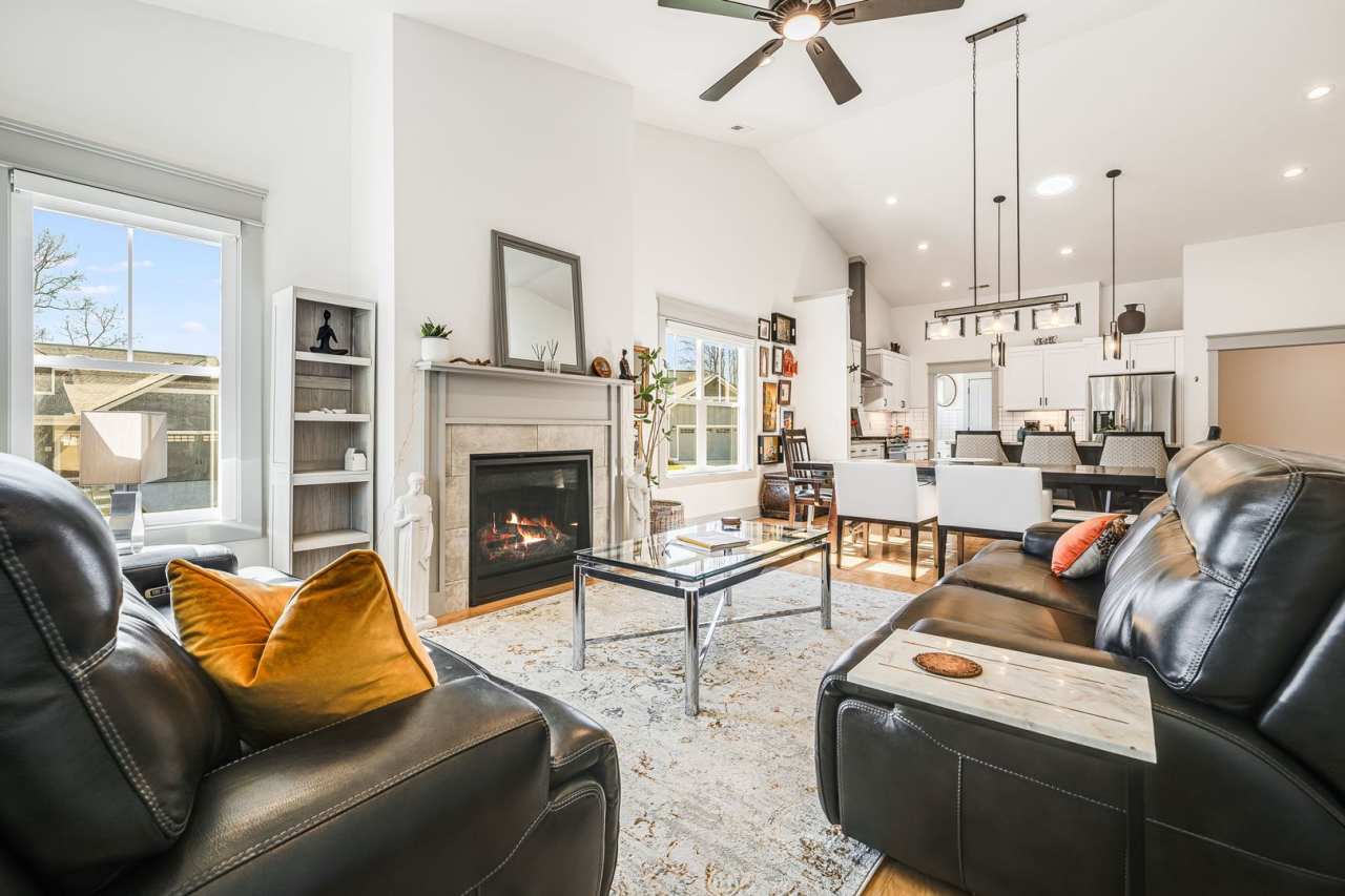 Modern  Fully-Furnished 3-Bedroom Home in Arden with Utilities Included